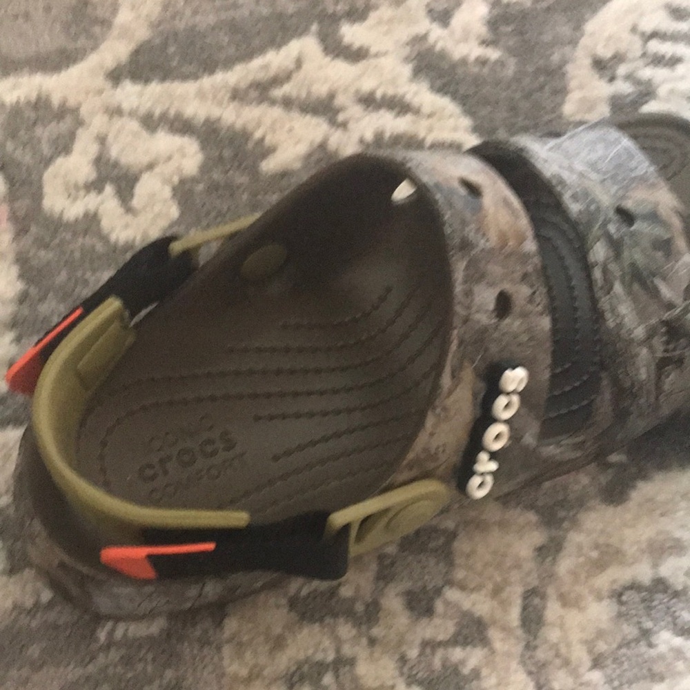 Men crocs  Camouflage Sandals - Picture 6 of 10